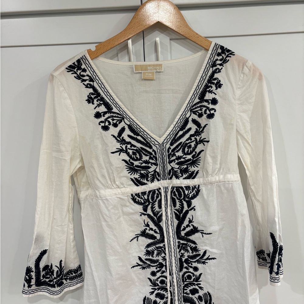 Michael Kors Cream and Black V-Neck Top